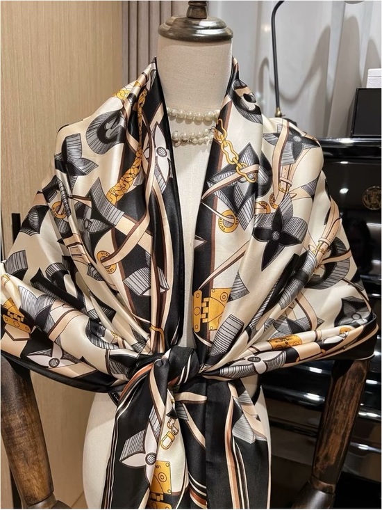 Accessories - Gorgeous Black, White & Gold Silk Scarf - NWT